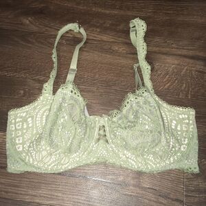 Victorias Secret sage & pink lacy sexy push-up bra